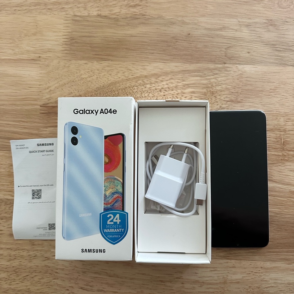 Samsung Galaxy A04e in Light Blue with Accessories